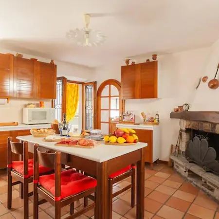 Casa vacanze La Dimora Del Nonno Cesco Plesio